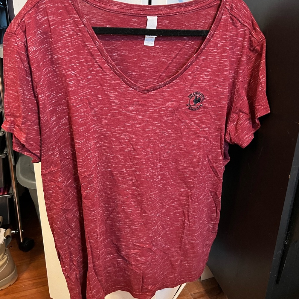 Primrose Heathered Red Vneck Tshirt